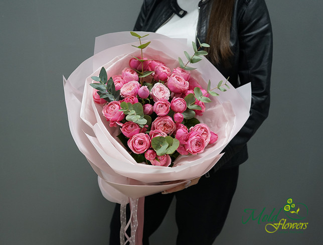 Buchet de trandafiri de tufa roz "Silvia Pink" foto